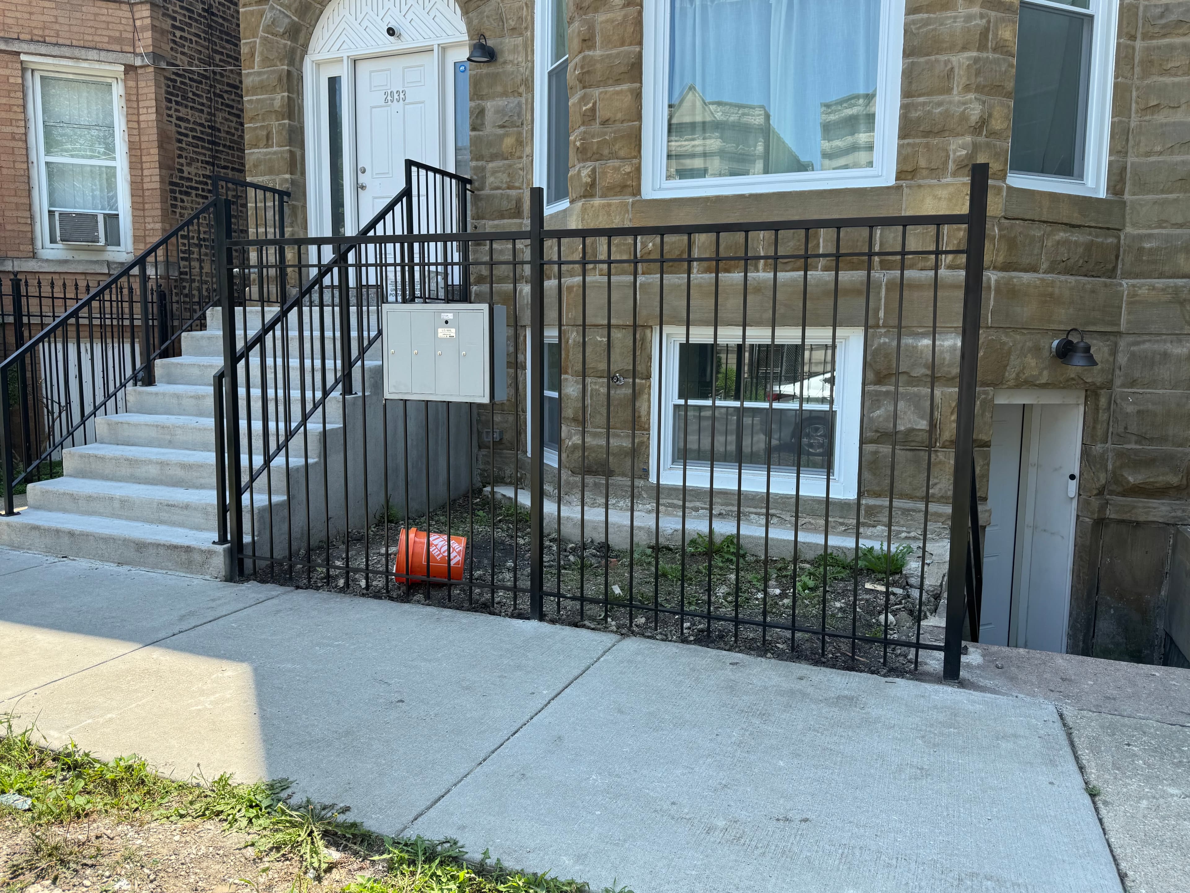 Black aluminum patio fence
